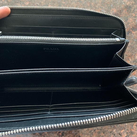 2XHP🌟NWT PRADA black leather diagramme zip around - Picture 5 of 8